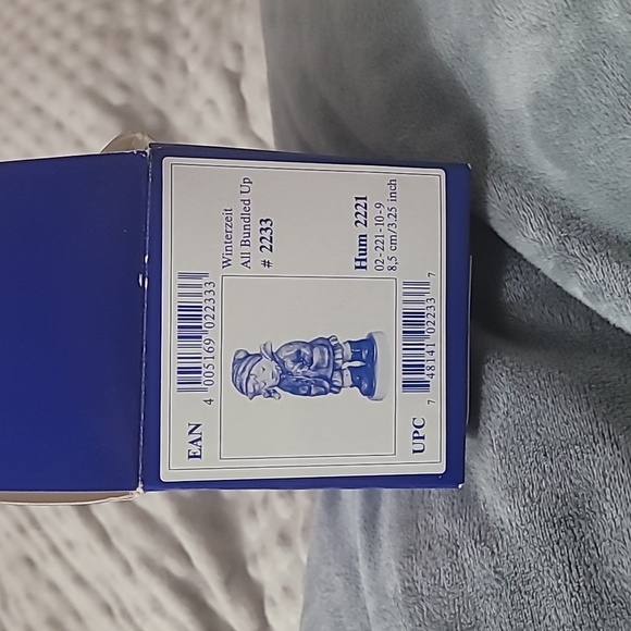 Winterzeit All Bundled Up Vintage Goebel Hummel 2221 2004 - Picture 12 of 15